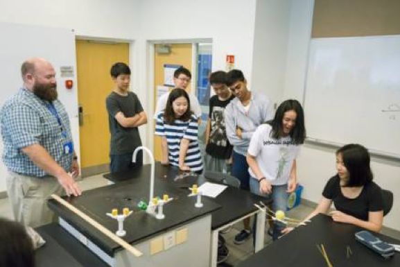 金宝贝校服,某学校校服惹争议