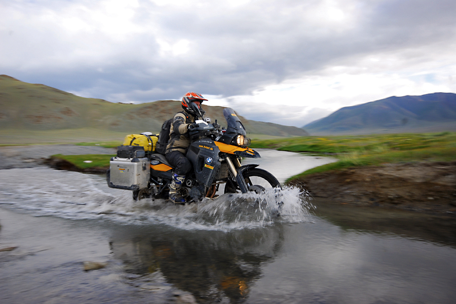 不想错过沿途的风景,摩旅相机哪个性价比高