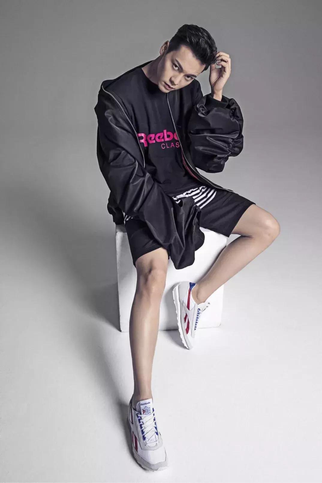 阿迪有没有被美国收购,阿迪达斯以前一款几十万的鞋