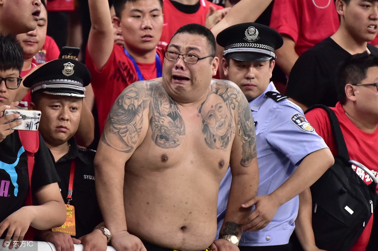 足球球场段子,球场上的段子