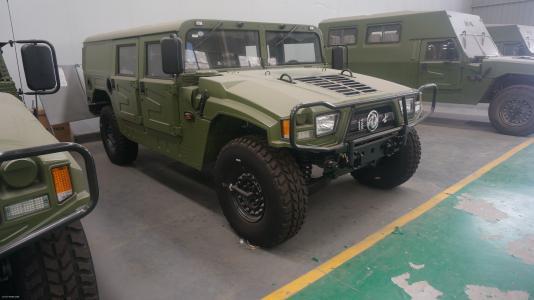 它是中国最大车企之一，生产军车评价还不错，民车的品质也还OK