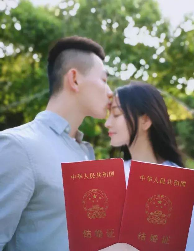 张馨予撩女生,张馨予的口红有哪些