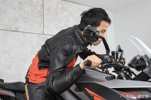 摩托车骑行如何正确踩油门,摩托车骑行油门怎么握