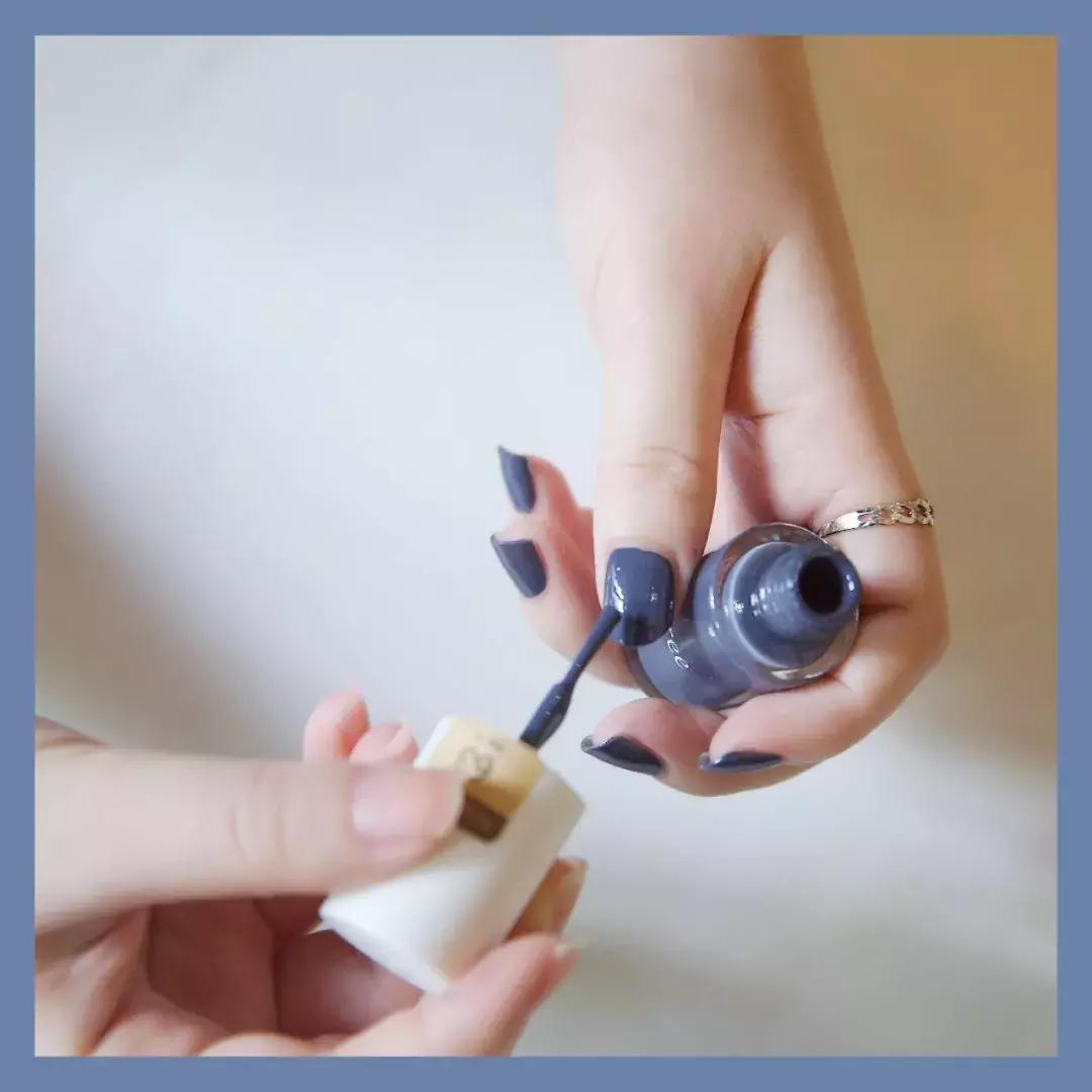 显白指甲油黄黑皮推荐,显白的指甲油色适合黄黑皮