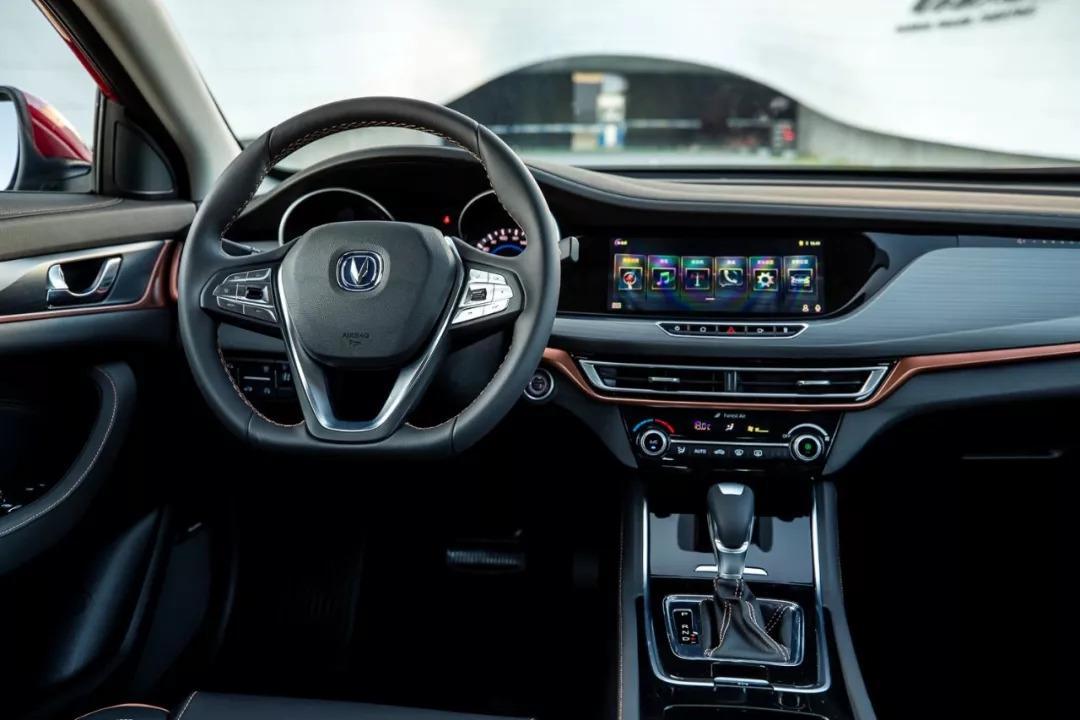 “吃定”年轻人，价格仅7.79万起，开在路上就能赚足回头率