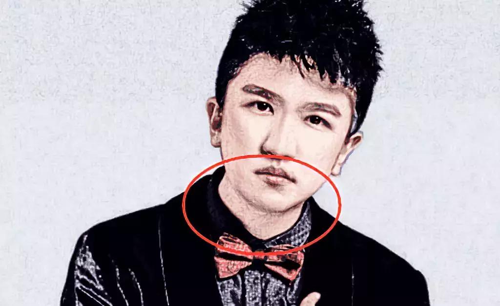 没事笑嘻嘻的面相,阴险小人的面相特征