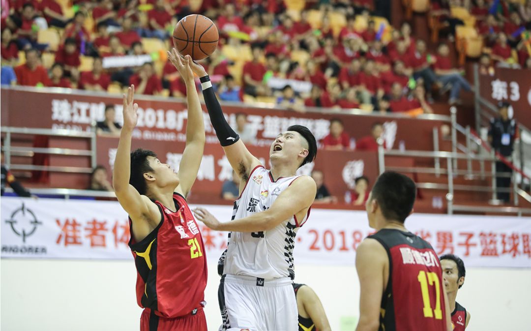 这支属于龙岗人的篮球俱乐部，接连摘夺桂冠未尝败绩