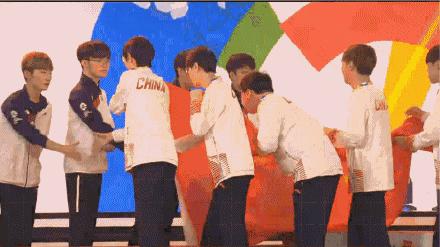 亚运会英雄联盟uzi夺冠2018,亚运会英雄联盟冠军uzi