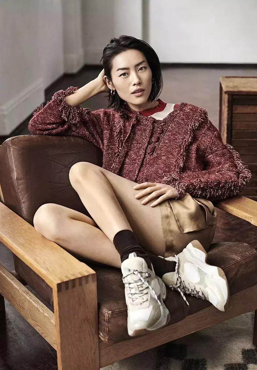 除了发量,最暴露年龄的可能是这两道纹