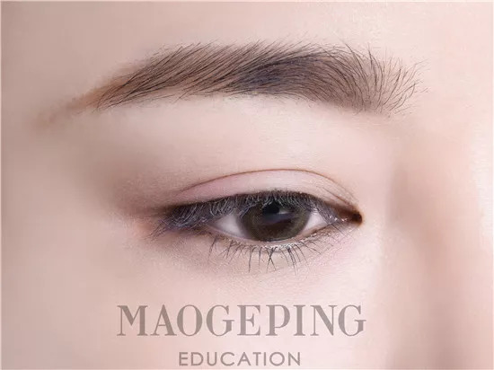 日常简单又好看的妆容应该怎么画,超简单的妆步骤