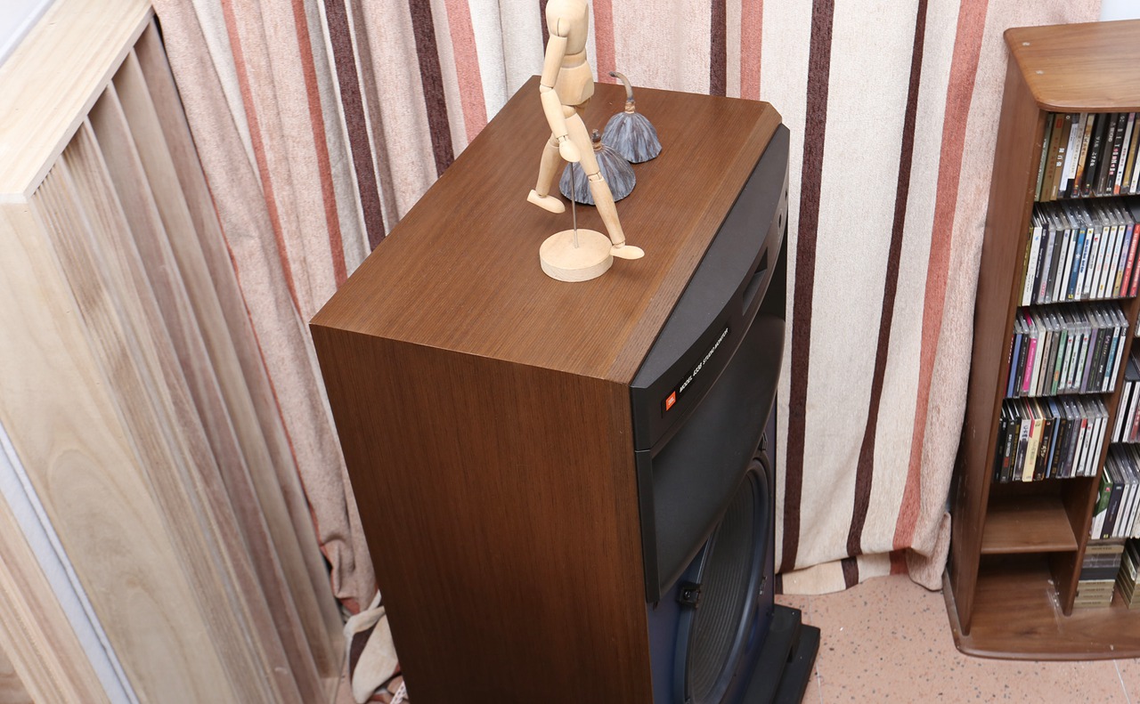 jbl最新监听音箱4338,十万左右汽车音响升级最佳方案