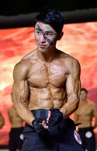 比颜值更闪耀的是他们的……“型男”背后的故事，你不能不看！