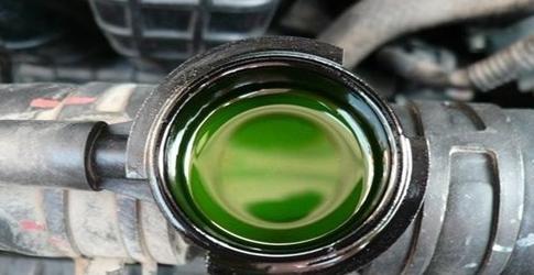 汽车防冻液到底能不能加水？很多人没搞懂！