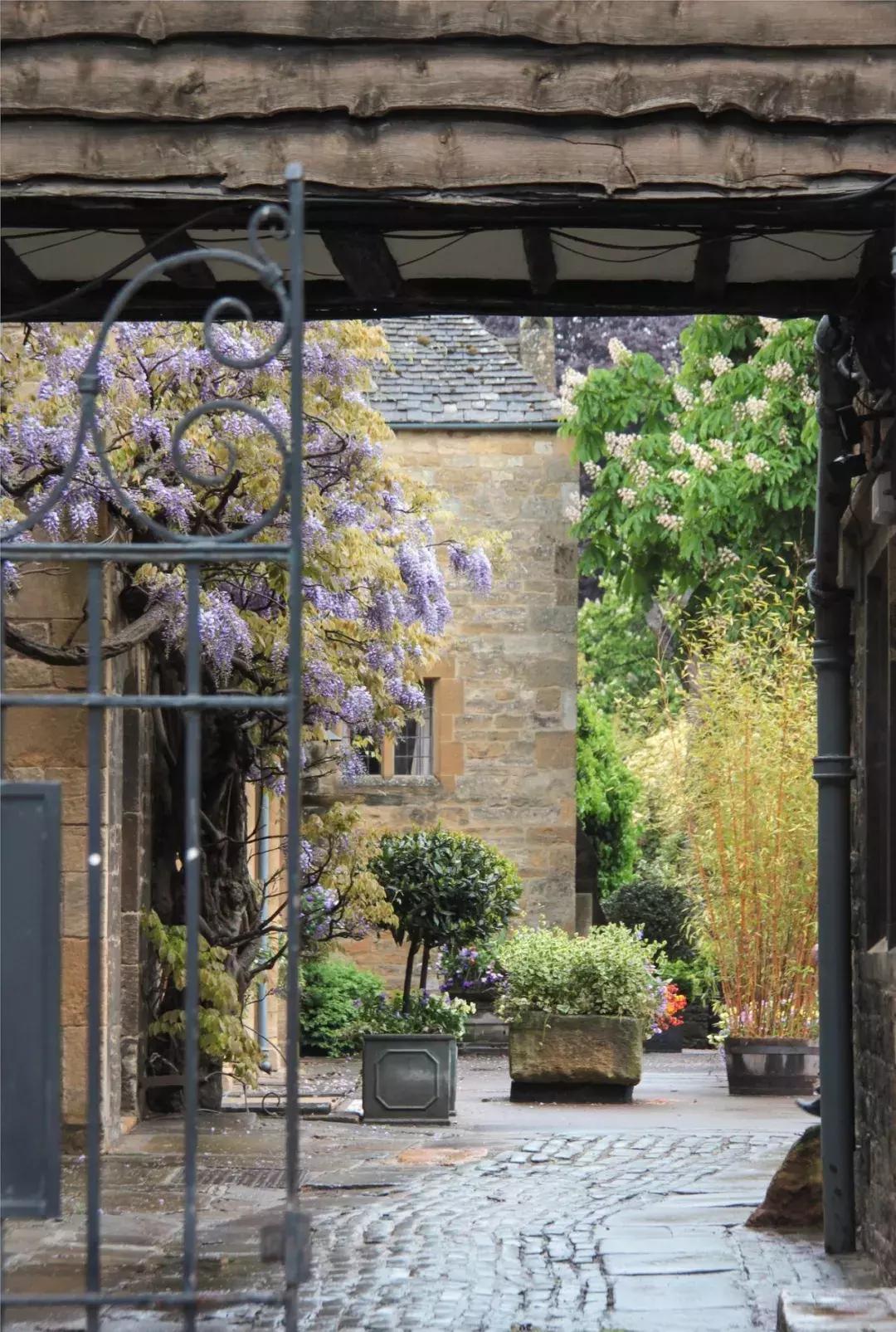 为什么英国人喜欢旅游呢,英国人的城镇和乡下生活