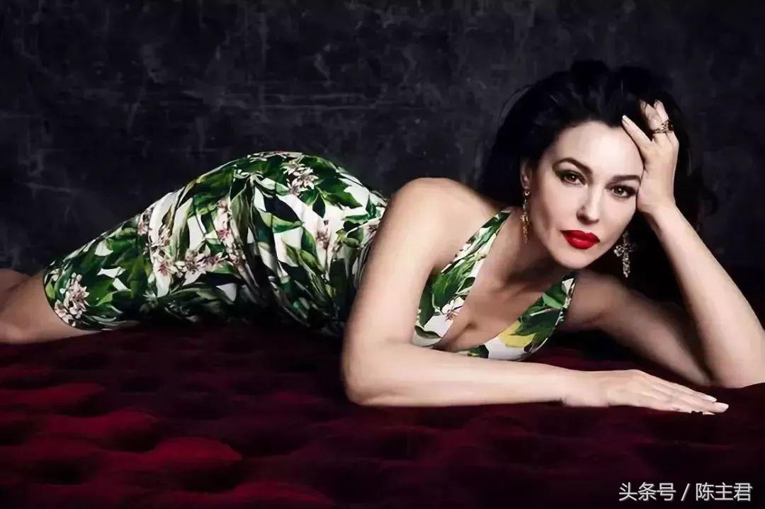 她是全球公认的最性感女神，“裸露”却不情色的人间*物尤**！