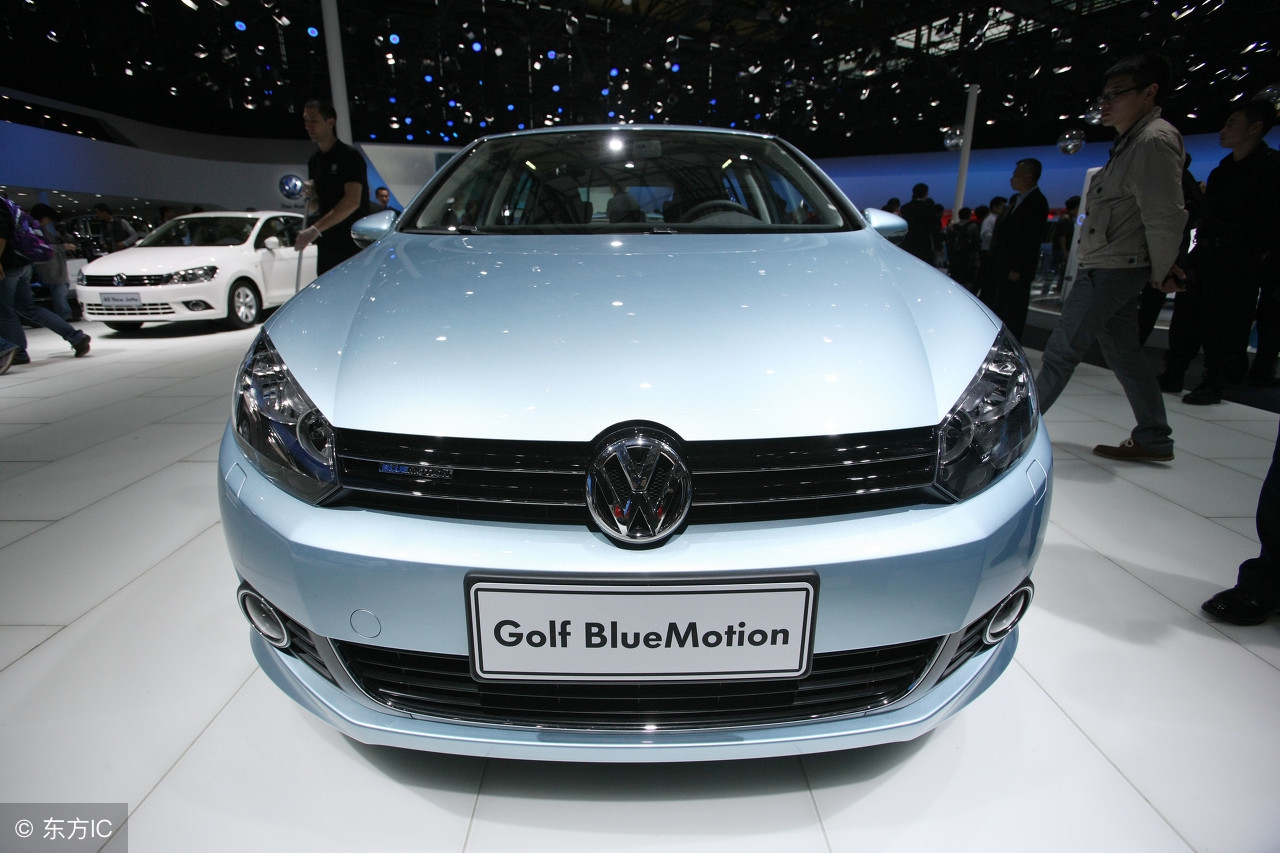 13年迈腾1.8t豪华版现在值得买吗,17年迈腾1.8t豪华版二手车多少钱