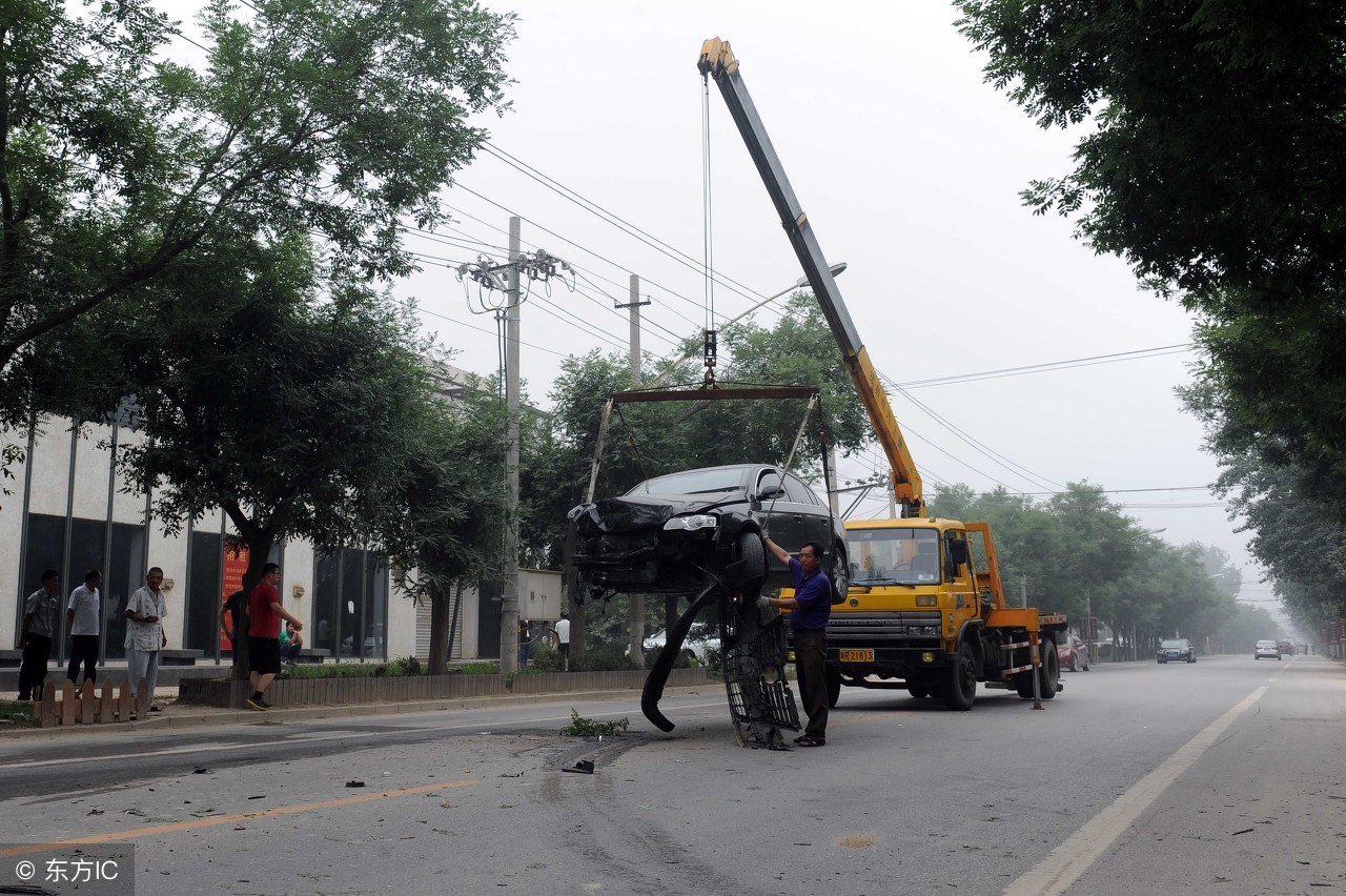 13年迈腾1.8t豪华版现在值得买吗,17年迈腾1.8t豪华版二手车多少钱