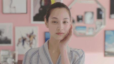 vc精华淡化法令纹暗沉,vc用了法令纹发黄