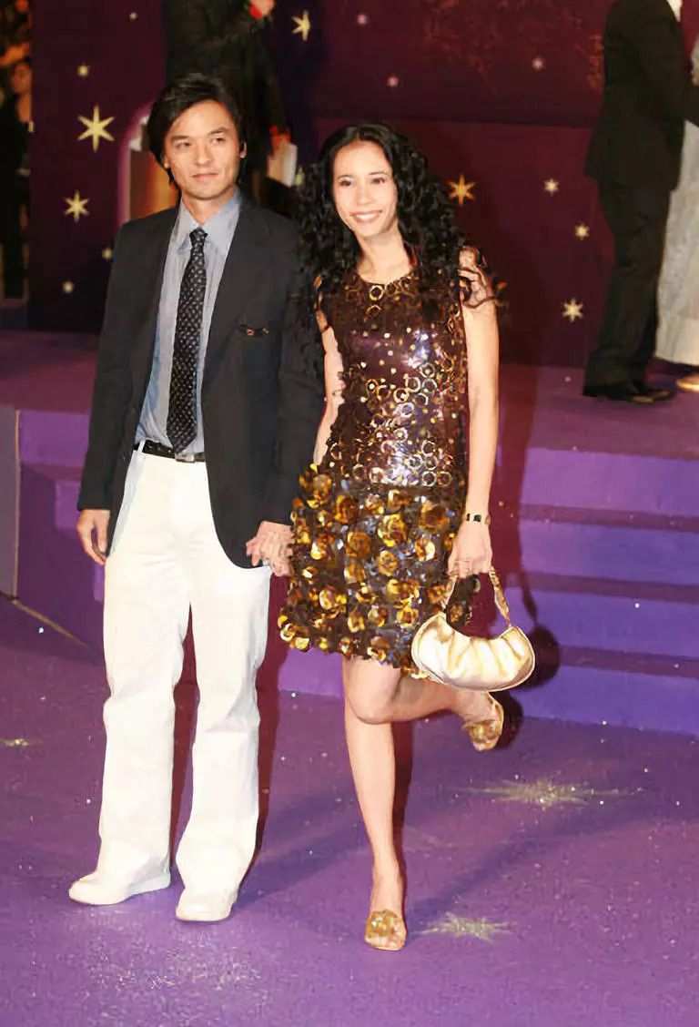 全裸拍写真，还撩倒过周星驰，48岁的她性感炸了！