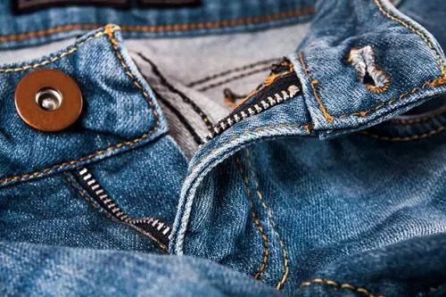 惊天黑幕！HM，ZARA等快时尚品牌的牛仔裤，已导致多*皮人**肤腐烂，恶臭，不孕...