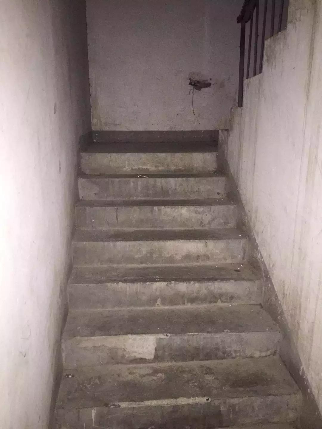 惊了！徐州一老小区，电梯坏了，还卖1.3万/㎡！