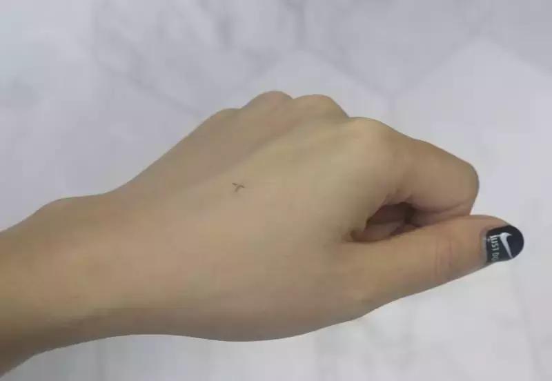 精华类粉底液类天花板测评,大牌粉底液超级持妆测评