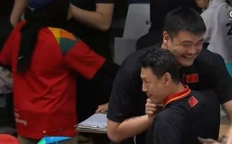 中国男篮最强黑马！一菜鸟率队夺金惊艳姚明，两度为队友痛扁对手