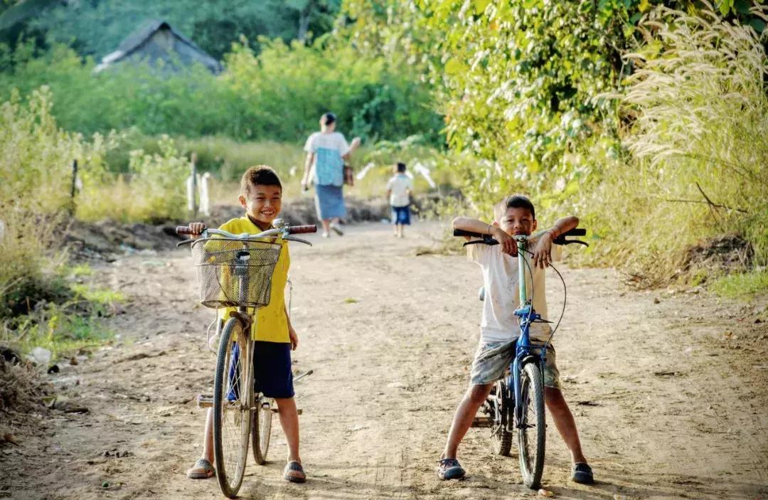 开学啦，妈妈又喜又急，如何让“熊孩子”收心上学？