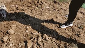 再也不怕碎屏、进水！这手机埋土里、放锅里煮都能用，网友：过瘾