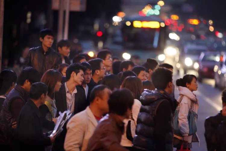 在深圳年薪30万能存多少,在深圳5000元月薪能存到钱吗