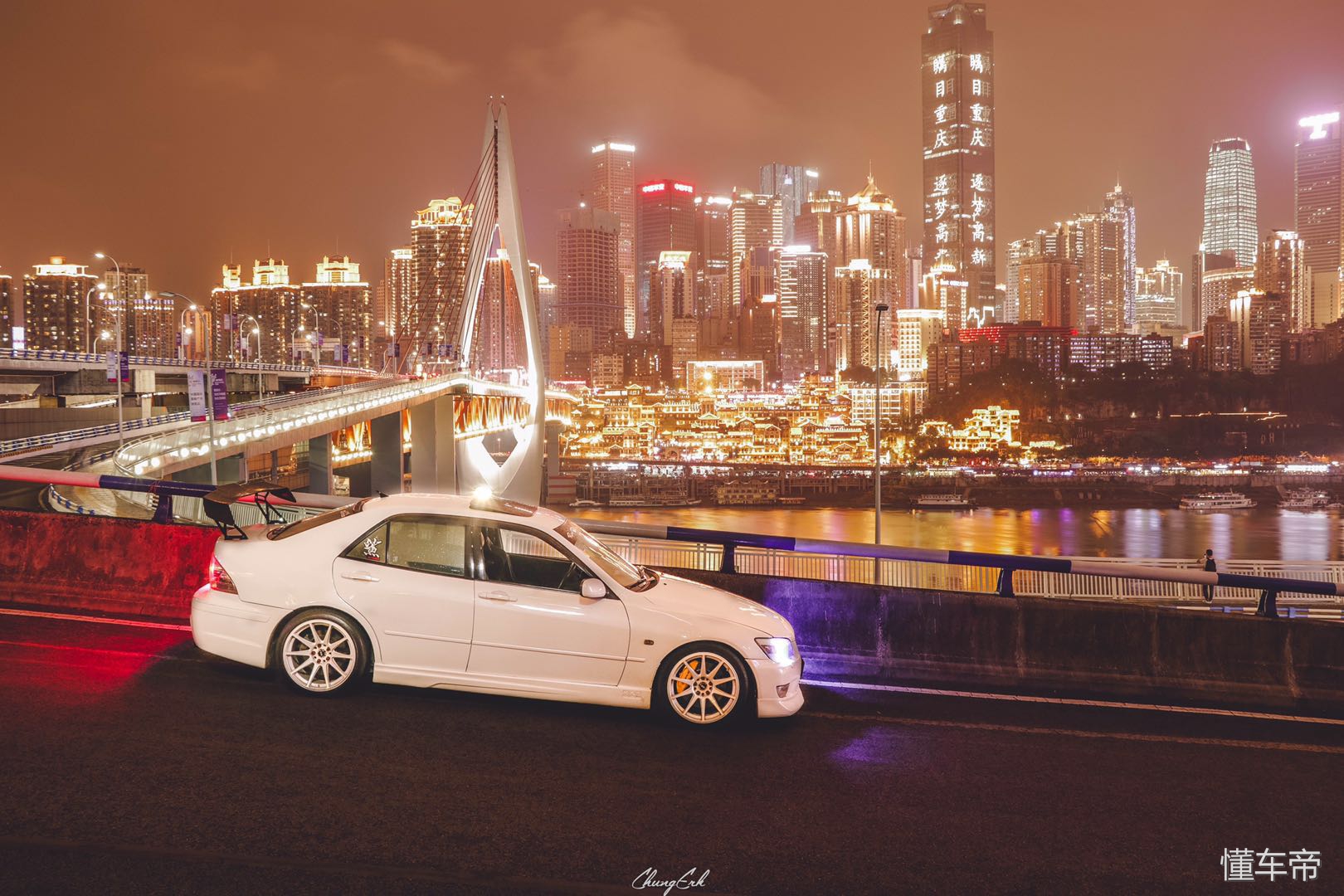 头文字d最恐怖的漂移,头文字d咬地鲨谁开的