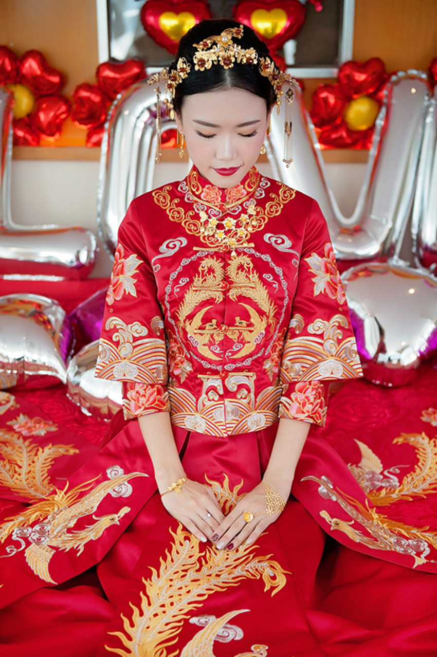 龙凤褂和秀禾服有什么区别,龙凤褂和秀禾服区别在哪