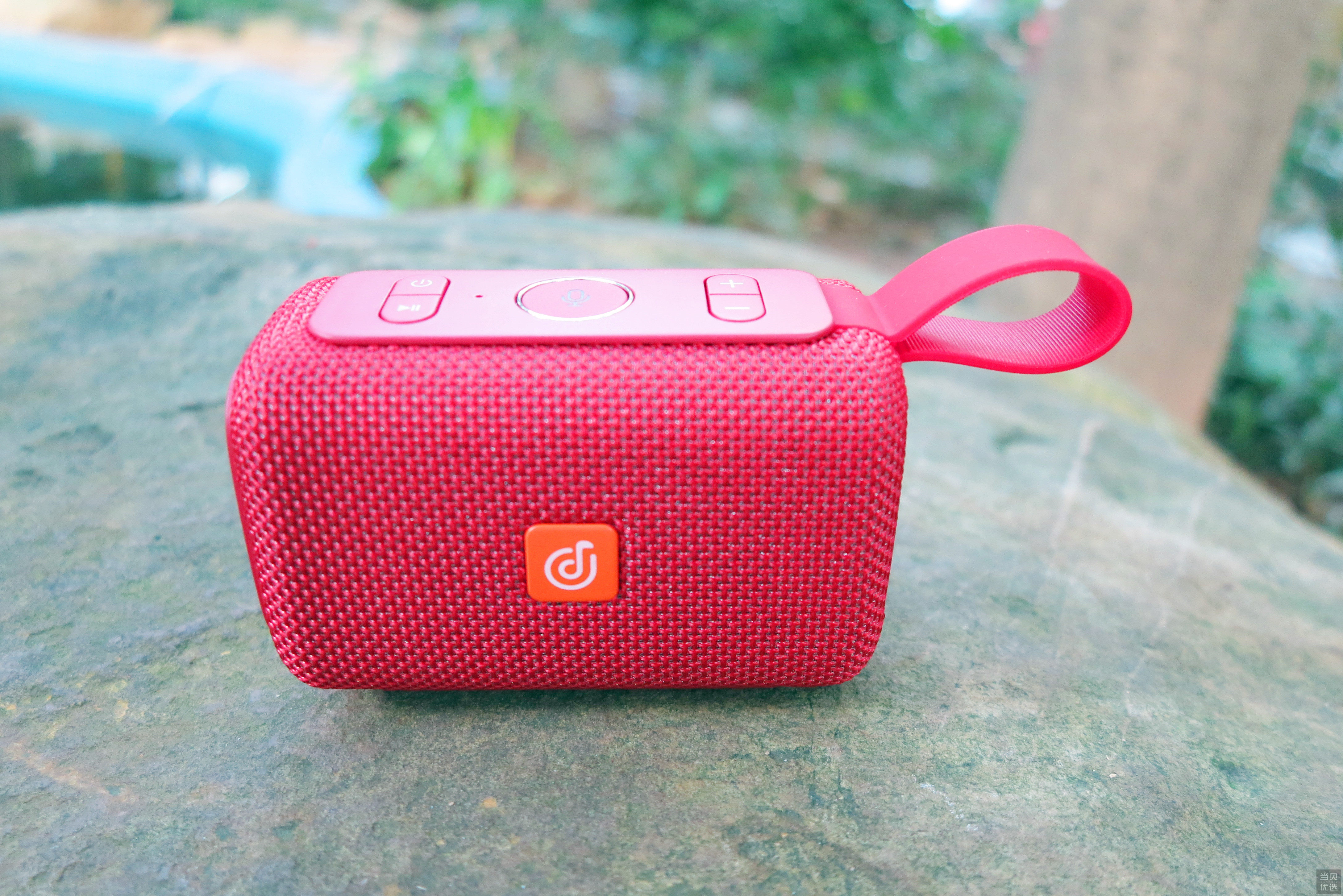 doss第五代蓝牙音箱,可携带式蓝牙音箱