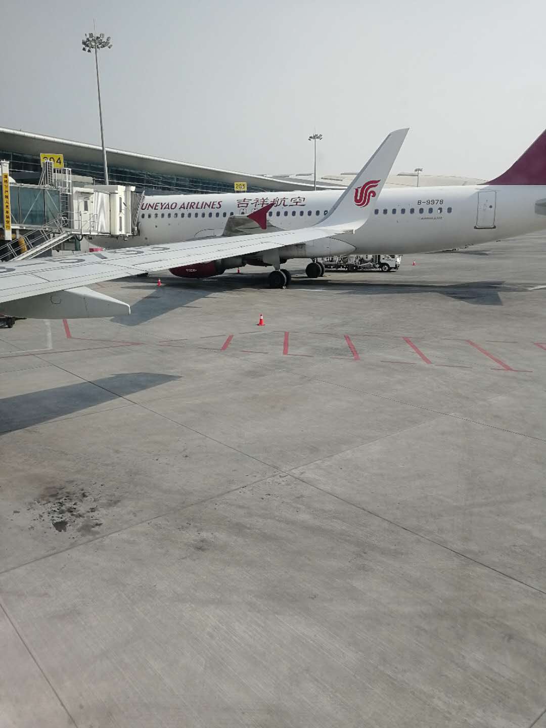 第一次坐飞机如何不丢人,第一次坐飞机的真实感受