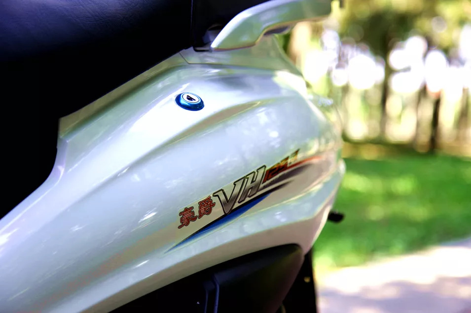 豪爵vh125s珍珠白,豪爵vh125性能怎样