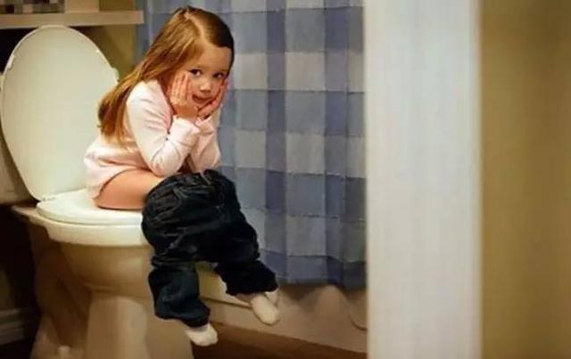 宝宝大便有奶瓣是怎样回事,宝宝七天大便有奶瓣怎么办