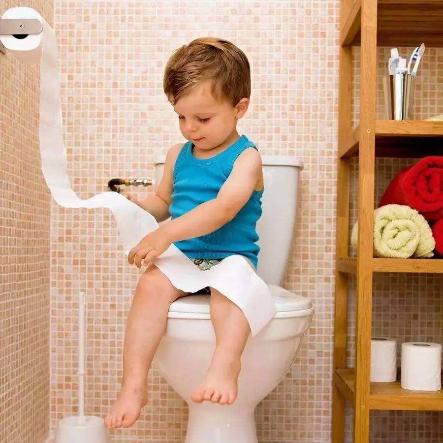 宝宝大便中有奶瓣怎么回事,宝宝大便里有奶瓣正常吗