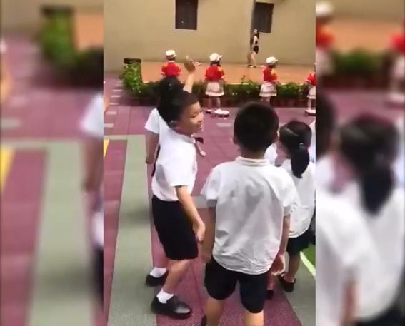 不敢直视!幼儿园典礼现大尺度“钢管舞”小朋友跟风学不雅动作