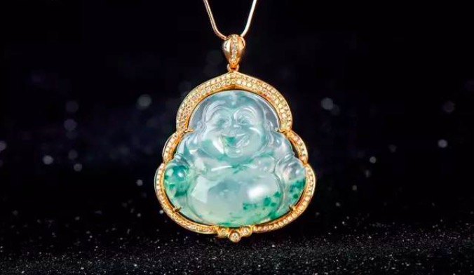 经常佩戴的玉会有什么变化,为什么人戴玉后会有变化呢