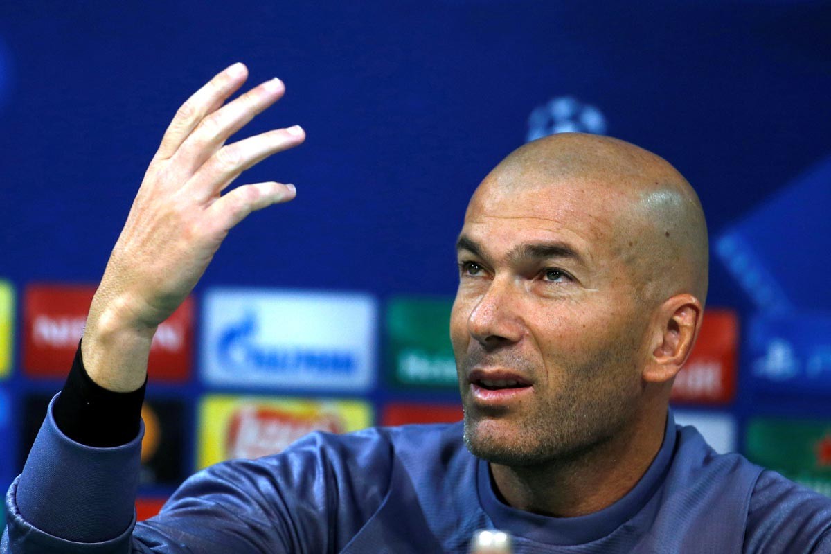 足球场上拜佛祈祷的瞬间,中国足球祈祷