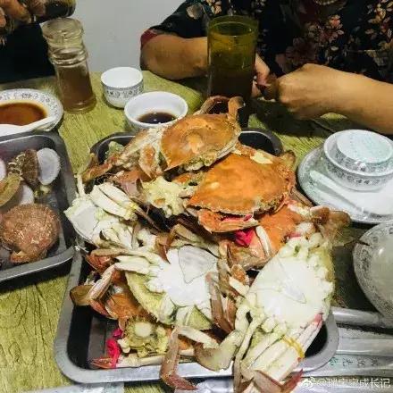 开海了！抖音上的小姐姐，来烟台吧！海鲜管够……
