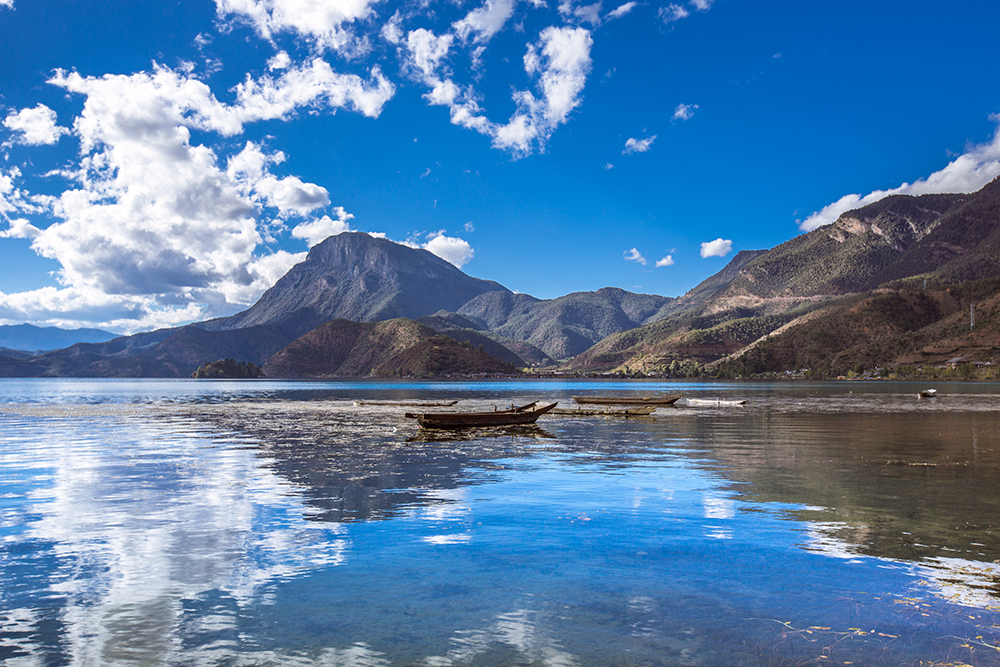 国内绝美的十六个湖泊,国内值得去的10大绝美湖泊