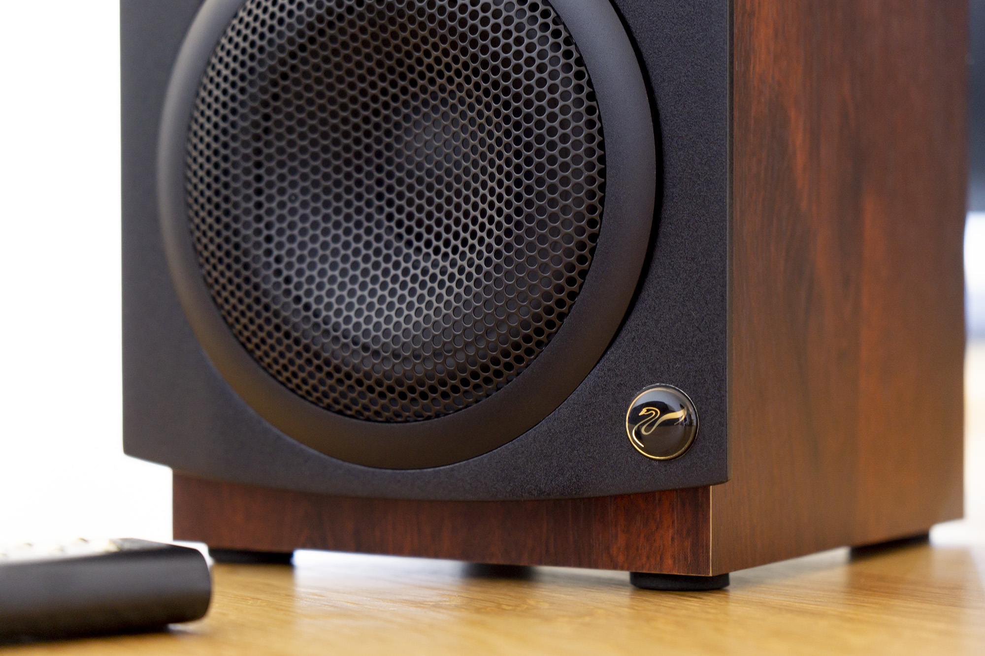 惠威m80wvsthethree,惠威2.0旗舰音箱