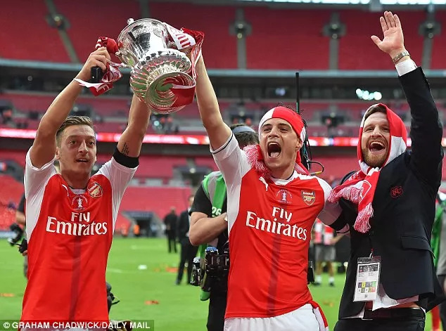 英超球队胸前广告,曼联球衣胸前广告历史