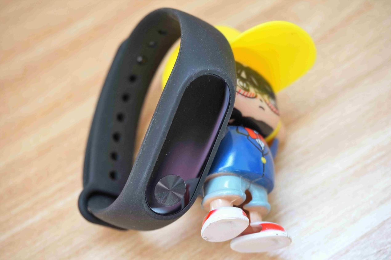 小米手环2上手评测：续航强悍，堪称手表的最佳替代品