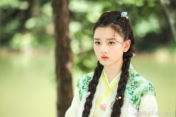 杨超越演电视剧？不，那是宋祖儿！包子脸女星里，赵丽颖排第一？