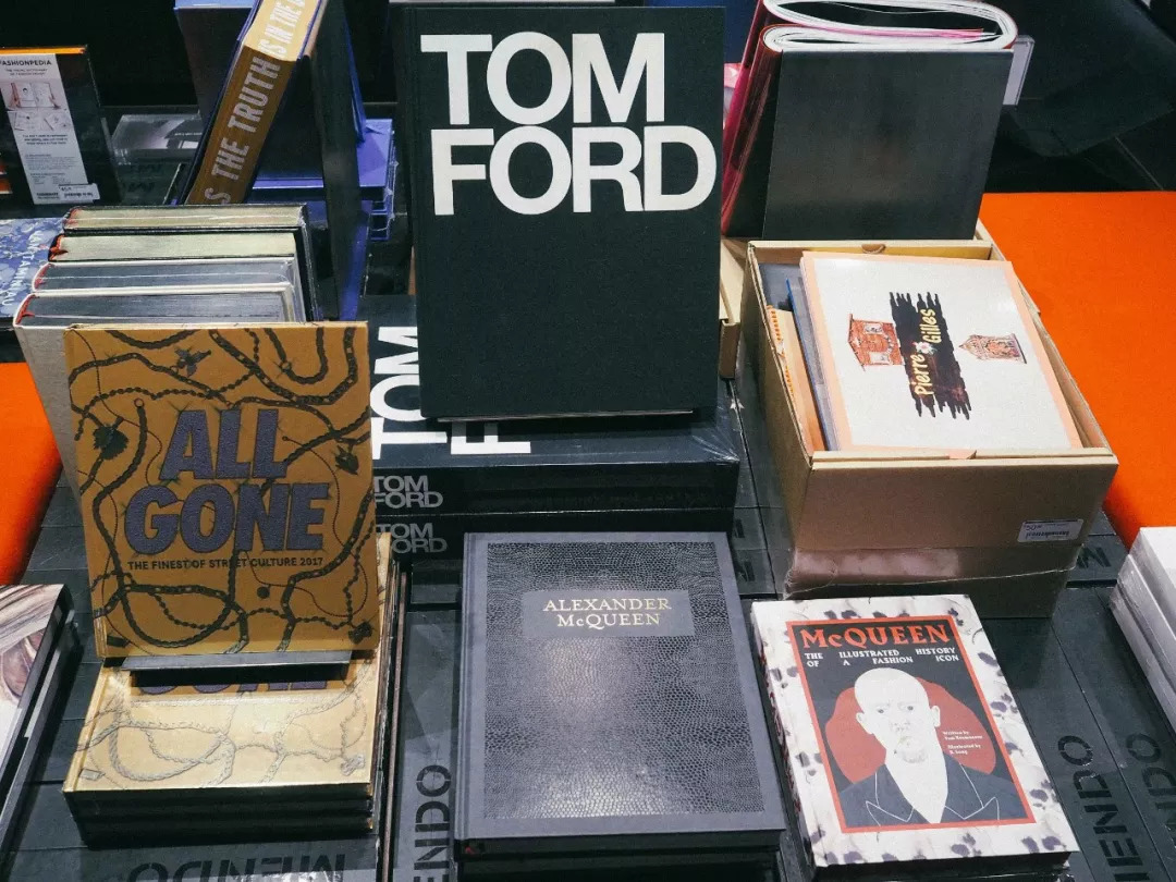 荷兰旅游购物推荐,逛荷兰奢侈品折扣店