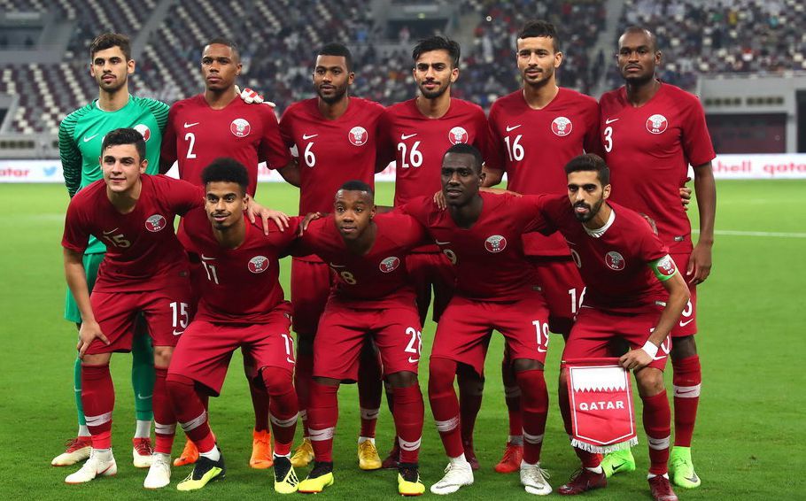 球迷熬夜看球不值!国足仅2脚射门,3前锋在中超进30球却颗粒无收