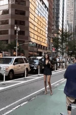 天呐！19岁=36D胸+大长腿，为什么没把我生得这么美！