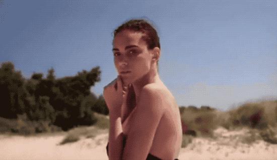 天呐！19岁=36D胸+大长腿，为什么没把我生得这么美！